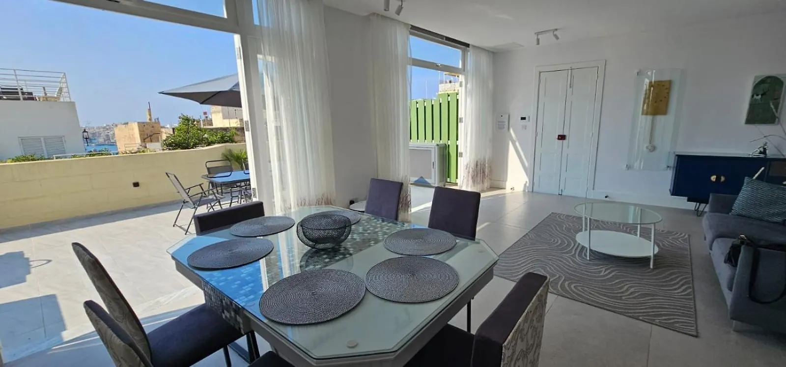 Penthouse Cathedral And Seaview Terrace V2 location